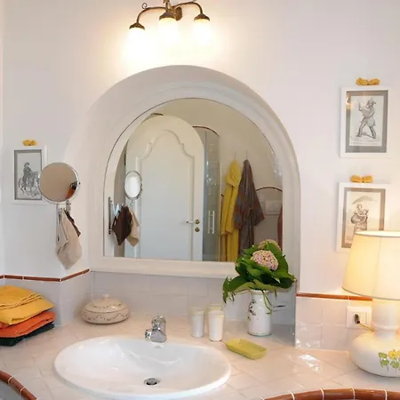 Sleeps 2 Air Con Wifi Praiano