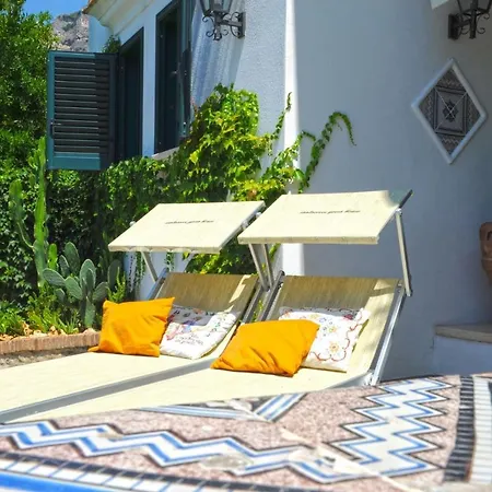 Sleeps 2 Air Con Wifi Casa vacanze *